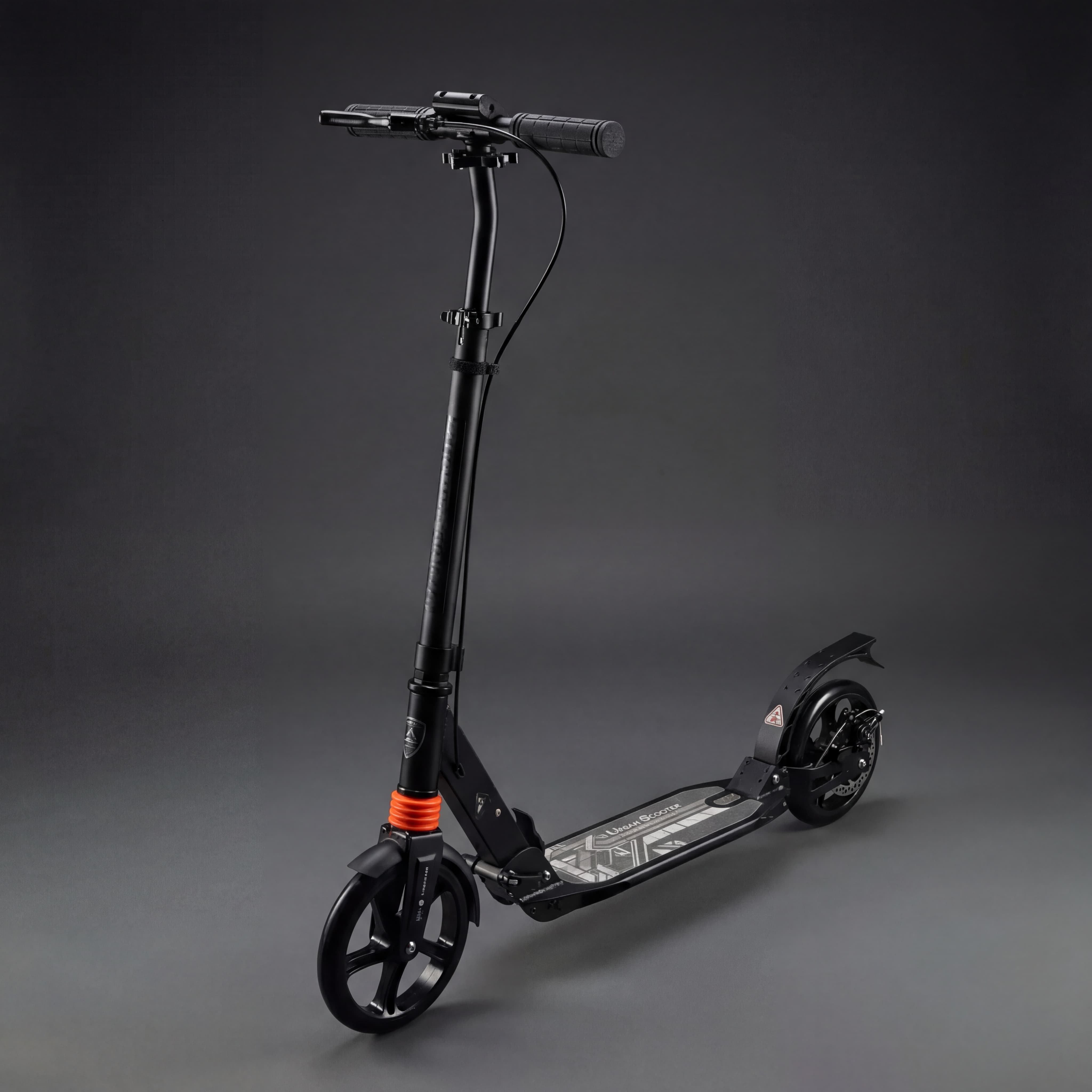 Scooter LN2 Urbana Mecánica con ruedas de 20cm, capacidad de 100 kilos y sistemas de suspensión dual, con freno de disco.